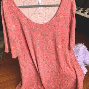 LuLaroe Perfect T. This size is a 2XL. It could not be listed that way.